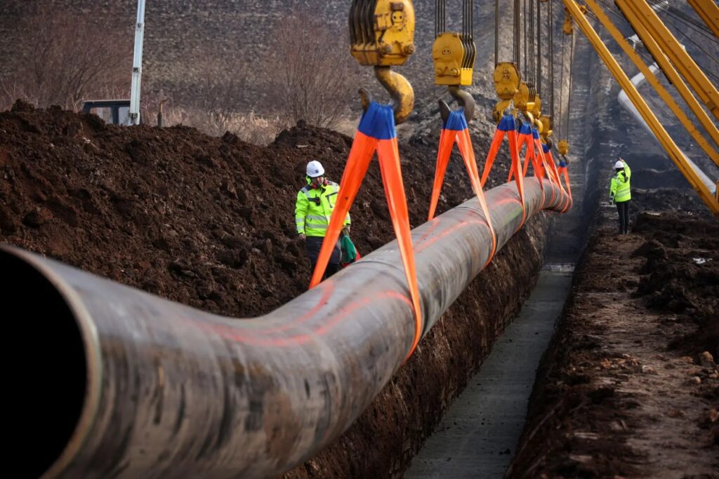 Ein Blick auf die Druzhba-Pipeline während des Conflit pétrolier Hongrie Ukraine.