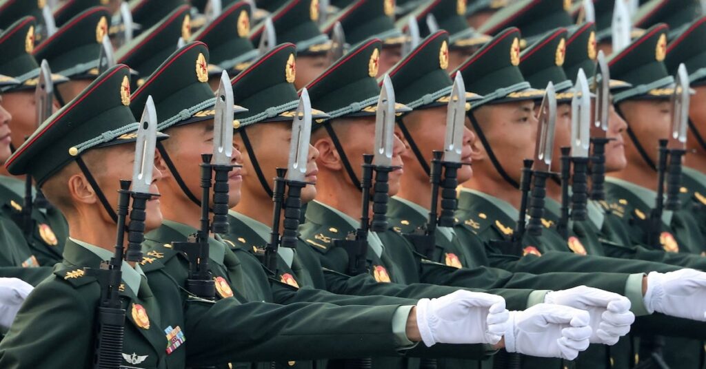 Aide militaire chinoise démonstration militaire en 2026 à Pékin