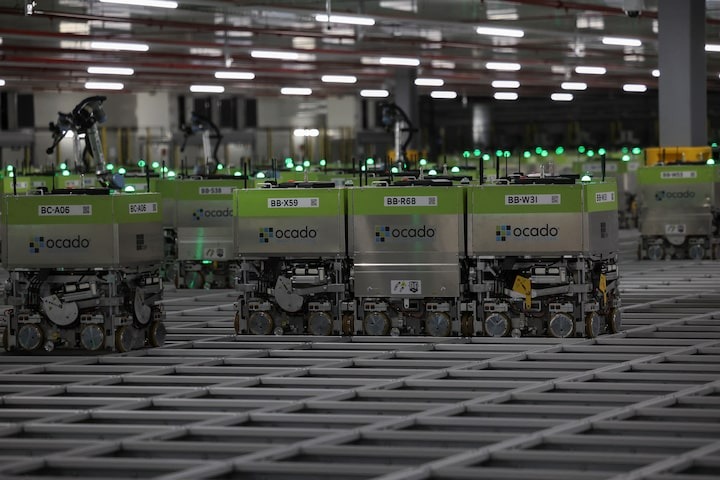 Robots de préparation de commandes alors qu Ocado supprime jusqu'à 1 000 emplois