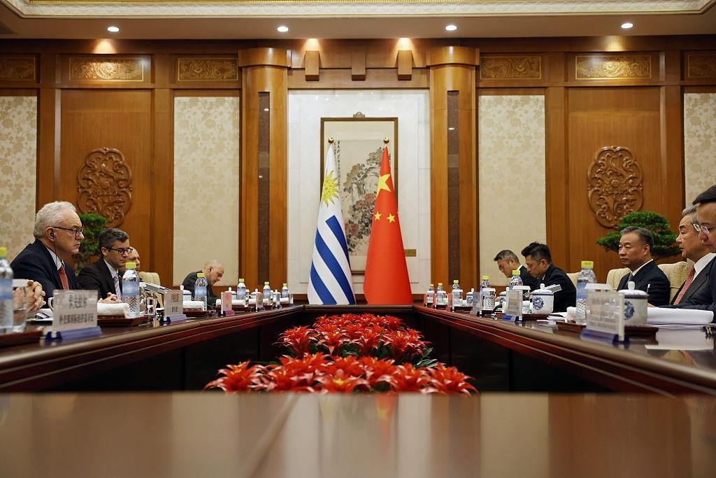 Échanges officiels illustrant l’approfondissement des Uruguay Chine relations