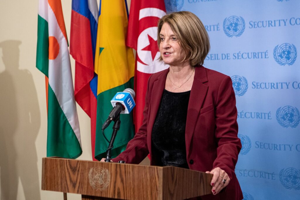 Dossiers judiciaires prouvant qu'une diplomate norvégien démissionne après le scandale Epstein.