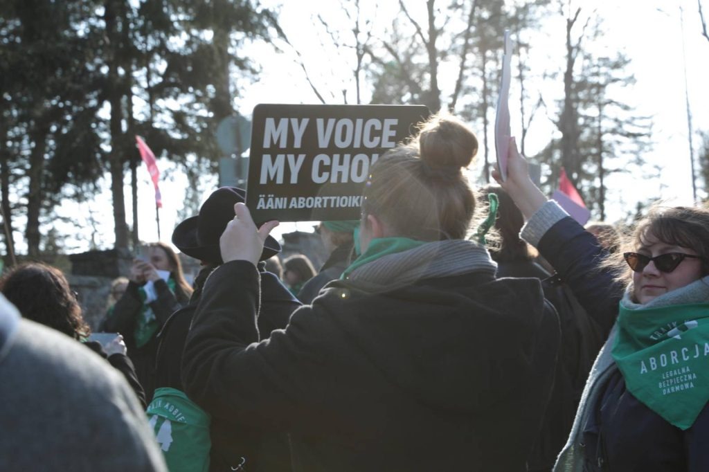 Activistes de My Voice My Choice manifestant pour obtenir le financement UE accès avortement en 2026.