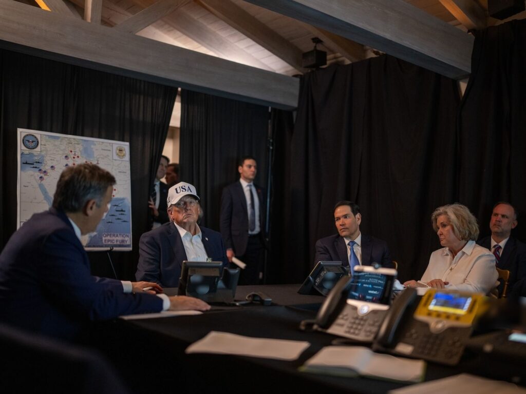 La Maison Blanche annonce des Négociations entre les États-Unis et l'Iran en 2026.