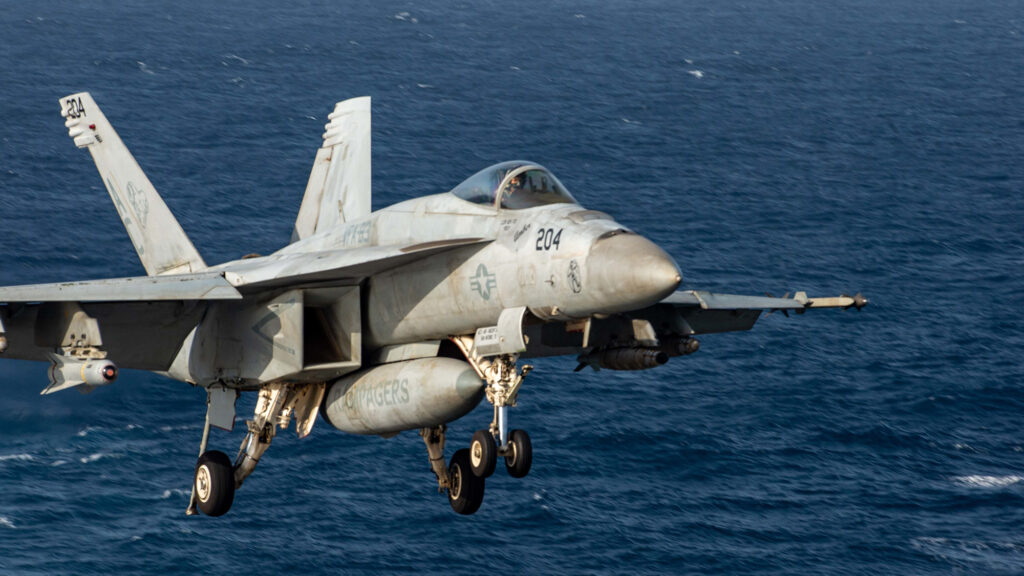 Pilote après F-18 abattu