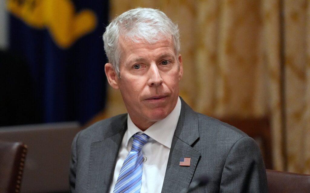 Graphique de la hausse du pétrole liée aux Dépôts de Carburant Iraniens