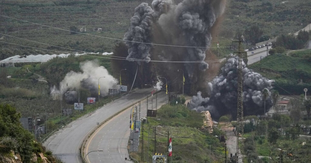 Pont de Qasmiyeh détruit après frappes israéliennes