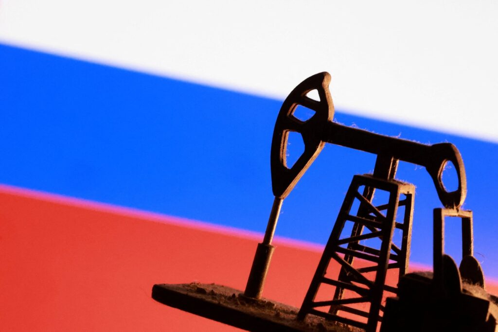 Scott Bessent analyse l'impact des sanctions pétrolières contre la Russie sur l'offre.