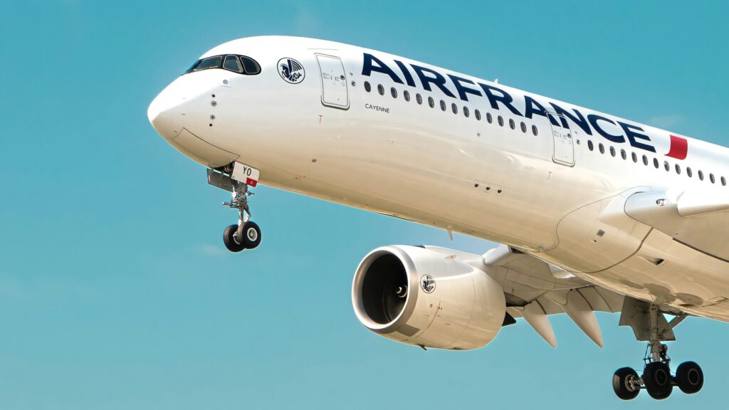 Le logo institutionnel du groupe Air France-KLM en gros plan.