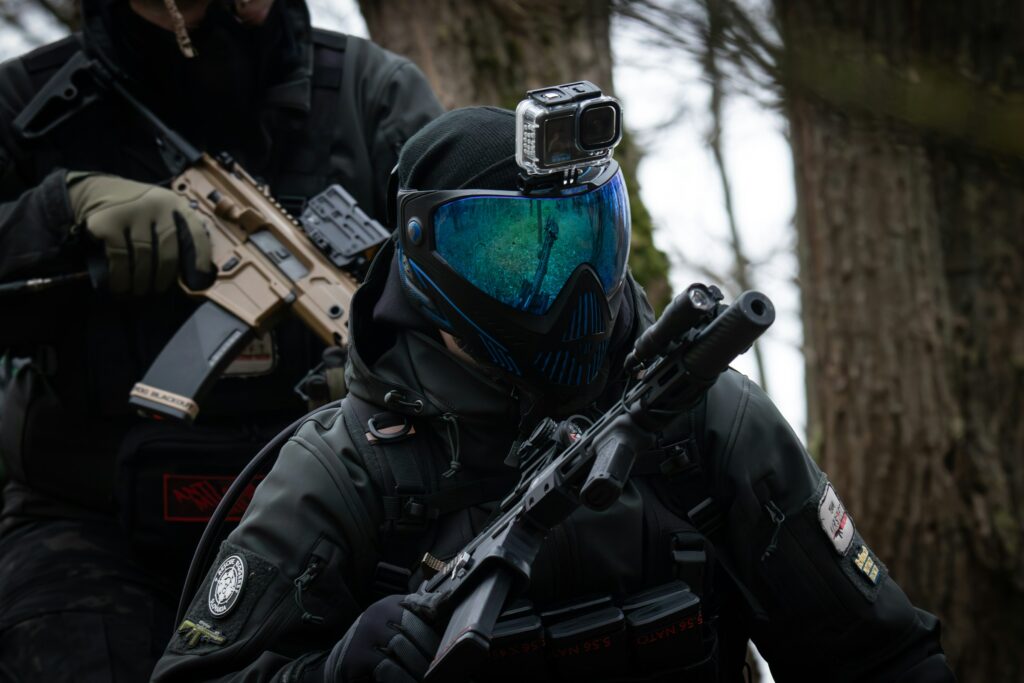 Leaders de l'UE et de l'OTAN discutant de la production d’armes en Europe