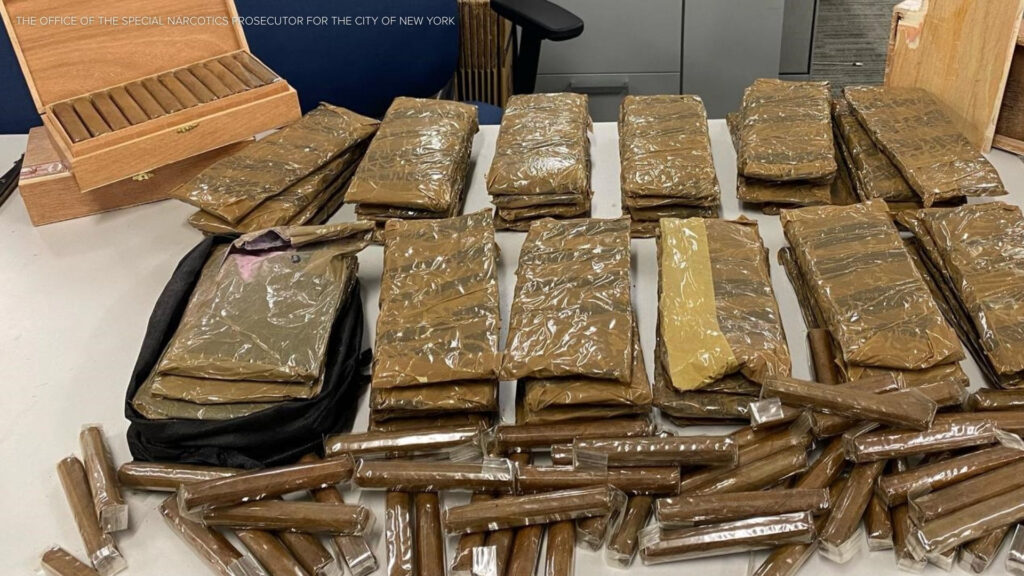 Navire marchand intercepté pour une saisie de 30 tonnes de cocaïne