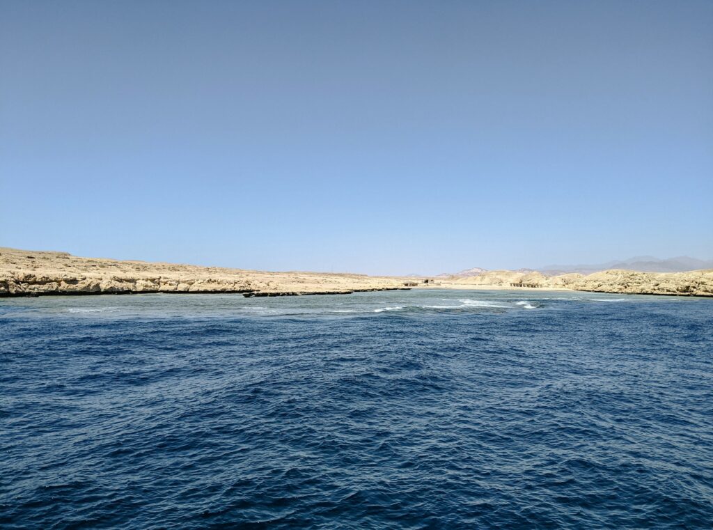 Dégâts sur le navire après le passage du détroit d'Ormuz
