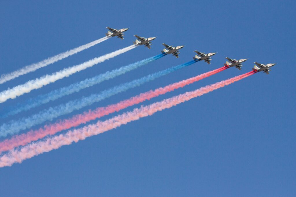 Ligne d'exposition statique d'avions lors du salon aéronautique RIAT