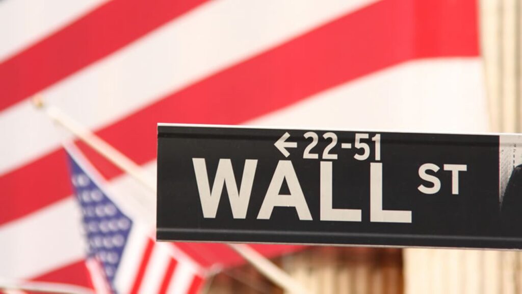 Chute de Wall Street : Inquiétudes sur les taux Fed