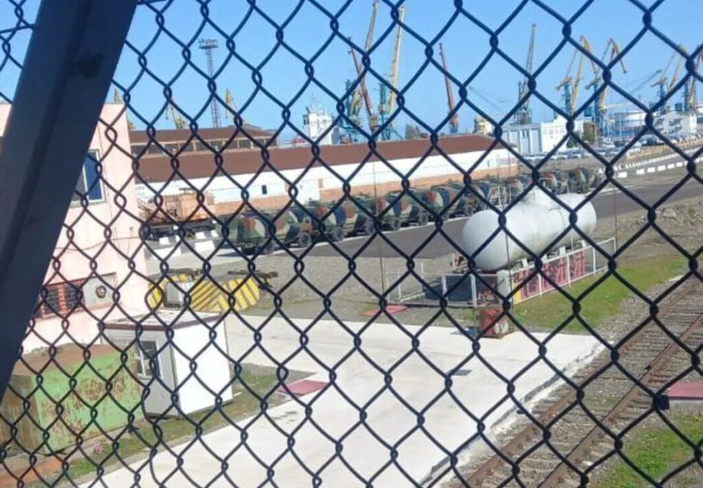 La France initie la livraison d’armes à l’Arménie, suscitant l’inquiétude de l’Azerbaïdjan