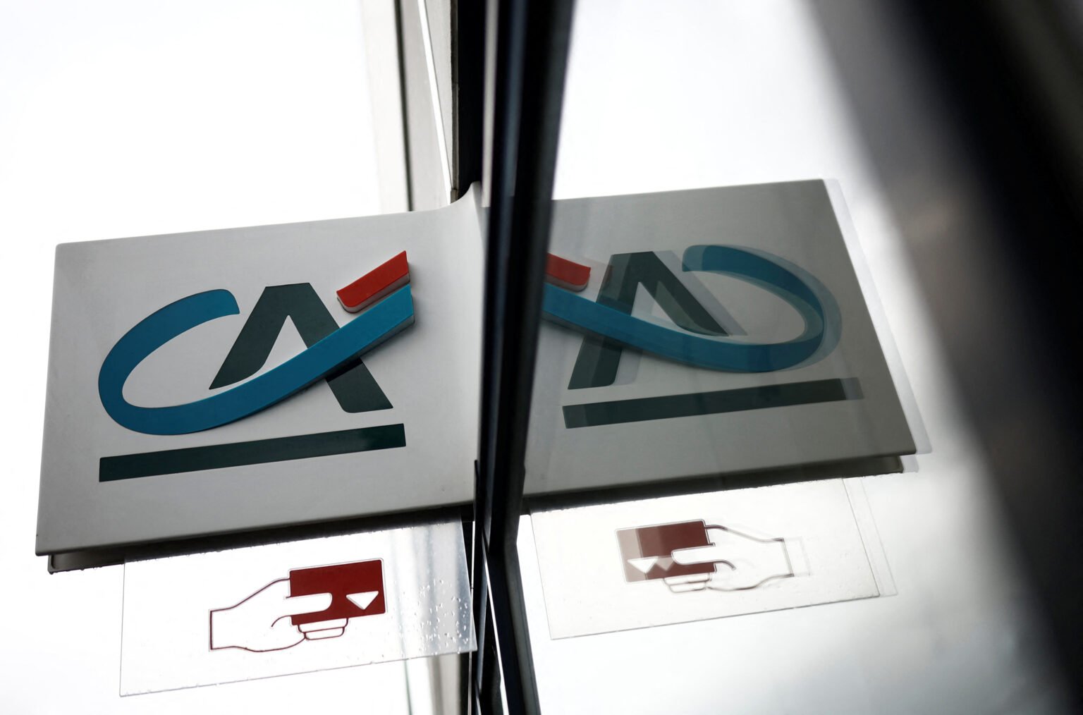 Crédit Agricole Annonce de Solides Résultats au T3 grâce à la Croissance des Revenus YFZET2PBGFNLRIRZ2TIUSMZ7NU