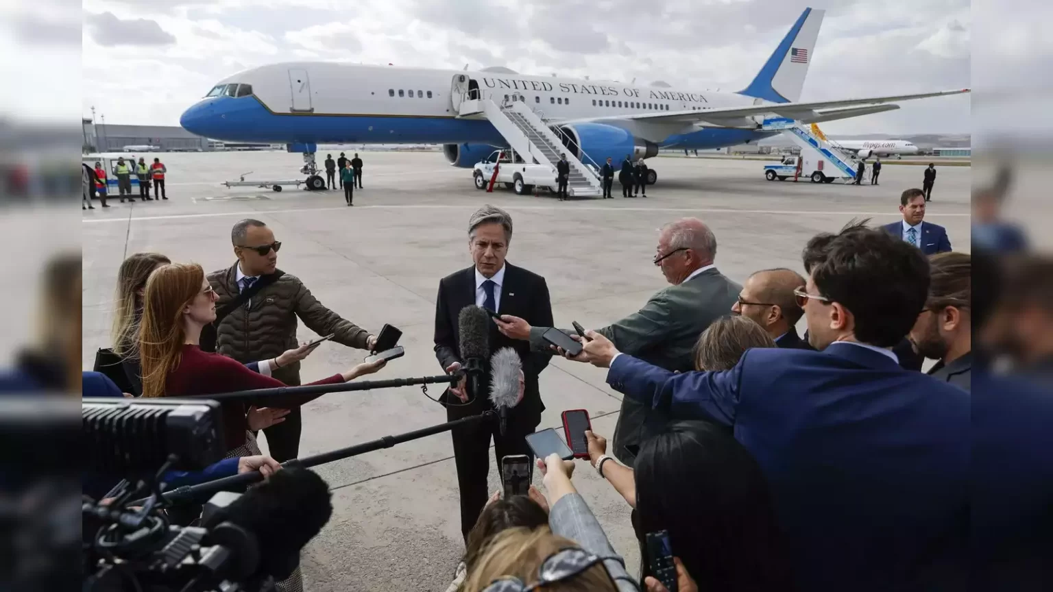 La tournée diplomatique de Blinken au Moyen-Orient se termine en Turquie, peu de succès blinken wraps up frantic mideast tour with tepid if any support for pauses in gaza fighting