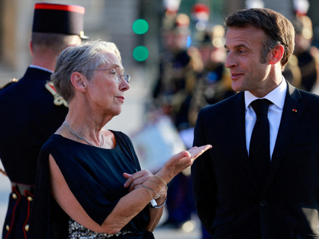 Macron Pense à un Remaniement Ministériel en Crise Politique