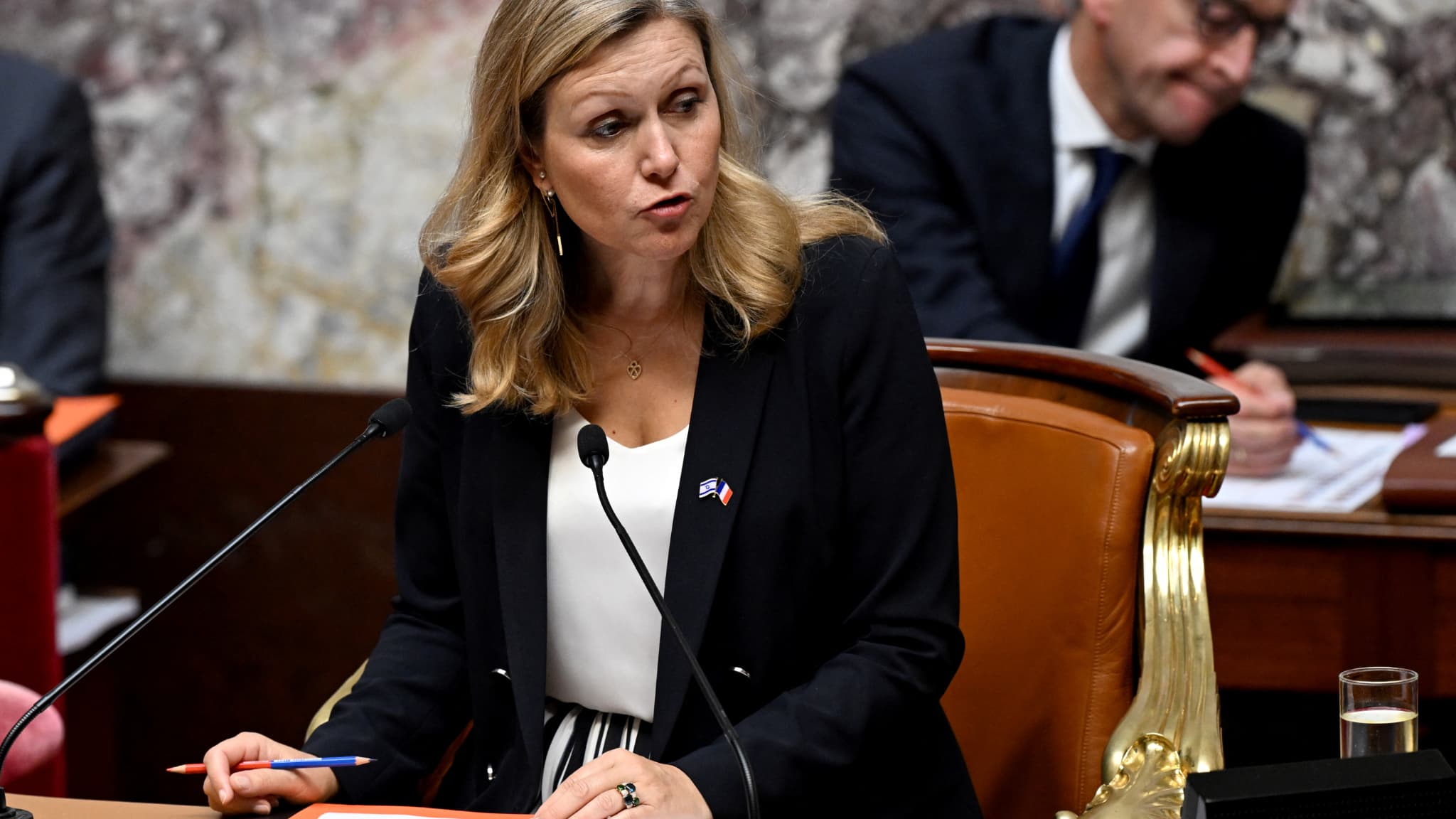 Yaël Braun-Pivet, partisane de l'égalité des sexes, revient sur son mandat d'ancienne présidente de l'Assemblée nationale, soulignant l'importance de l'inclusion des femmes dans la gouvernance. ©Miguel MEDINA.