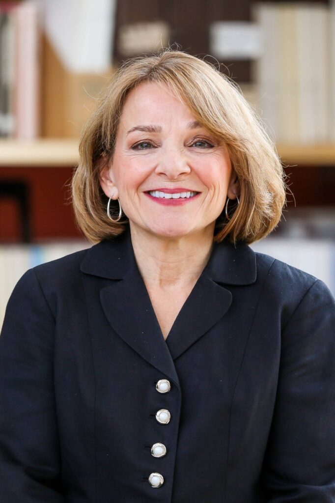 Le retrait de Biden est-il stratégique ? Wendy J Schiller est directrice ntérimaire du Thomas J. Watson Institute for International and Public Affairs, directrice du A. Alfred Taubman Center for American Politics and Policy et a discuté avec Le Parisien Matin du retrait de Biden de ses fonctions et de l'impact que cela aura sur la politique américaine.