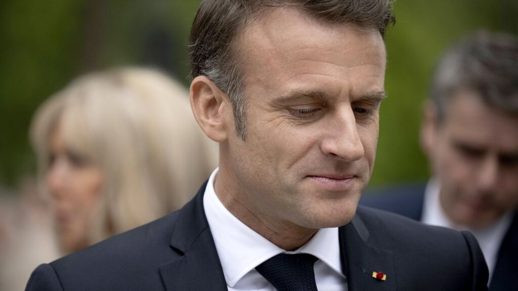 Macron envisage de nommer le nouveau Premier ministre. Emmanuel Macron a annoncé sa décision de nommer un autre Premier ministre pour remplacer l'actuel Premier ministre Gabriel Attal. ©Eliot Blondet.