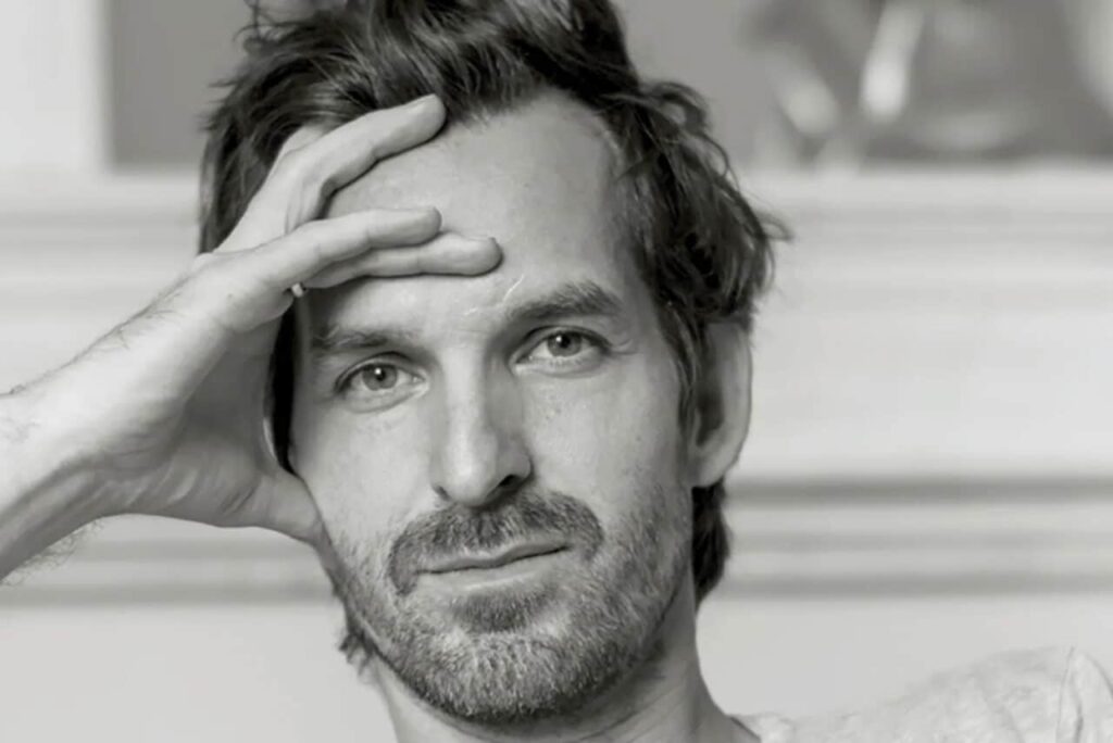 La vasque Olympique de Mathieu Lehanneur: “Une expérience à la fois unique et collective”. Mathieu Lehanneur est le concepteur derrière la célébrissime vasque olympique, qui avait pris d'assaut la cérémonie d'ouverture des JO.