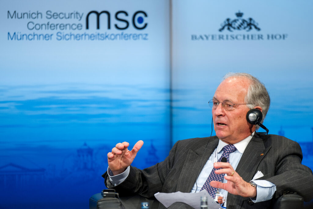 Wolfgang Ischinger explique l'impact de l'écart technologique aura sur la sécurité et la défense de l'Europe. ©Wikipedia
