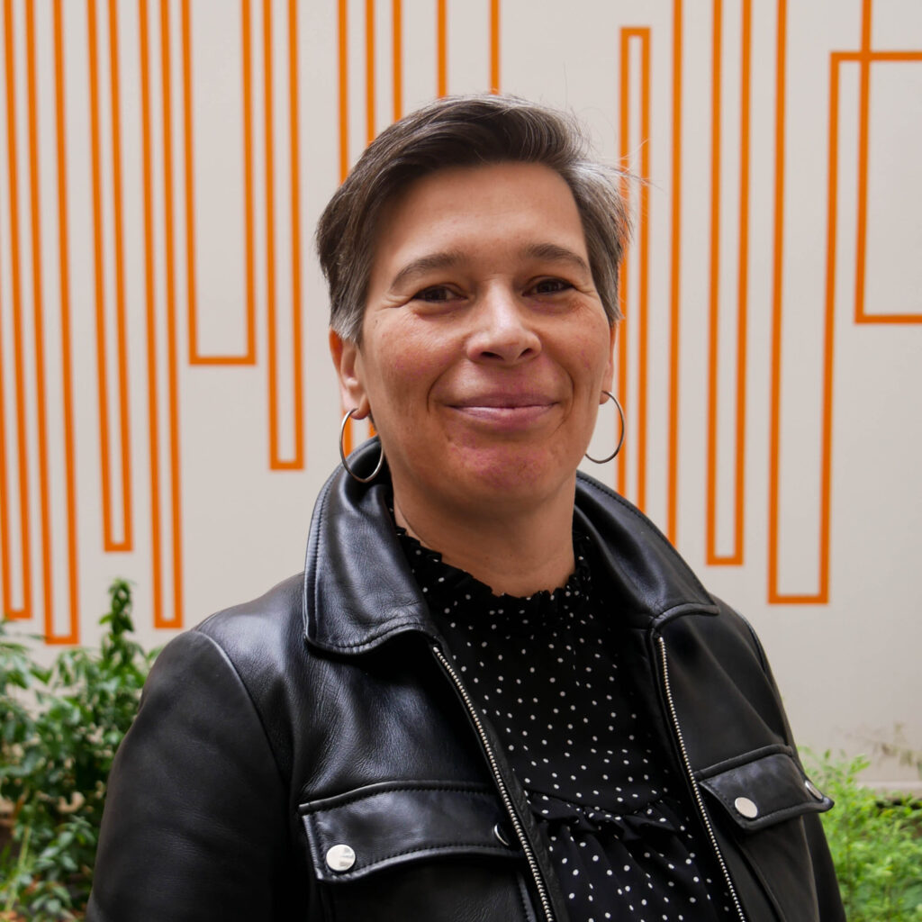 Les préfectures veulent se moderniser mais sont-elles essentielles pour la France? Magalie Gretteau est cheffe du service RH pour la préfecture d'île de France. Les préfectures recrutent et offrent de la diversité d'emploi selon elle.