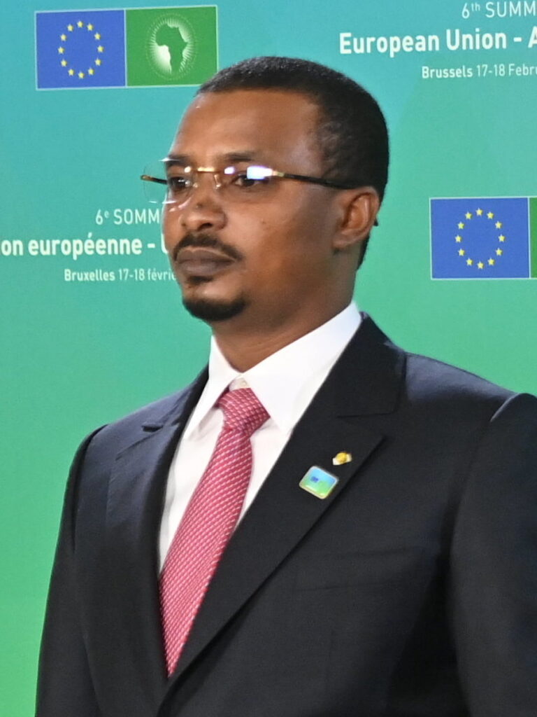 Des élections législatives historiques au Tchad – Ce n’était pas arrivé depuis 2011 Mahamat Idriss Déby est allé voter lors de ces élections législatives au Tchad. Ses détraqueurs rappellent qu'une enquête préliminaire a été ouverte en France car il détourne potentiellement des fonds et qu'il semble plus préoccupé par sa réelection que par la bienséance de son peuple.