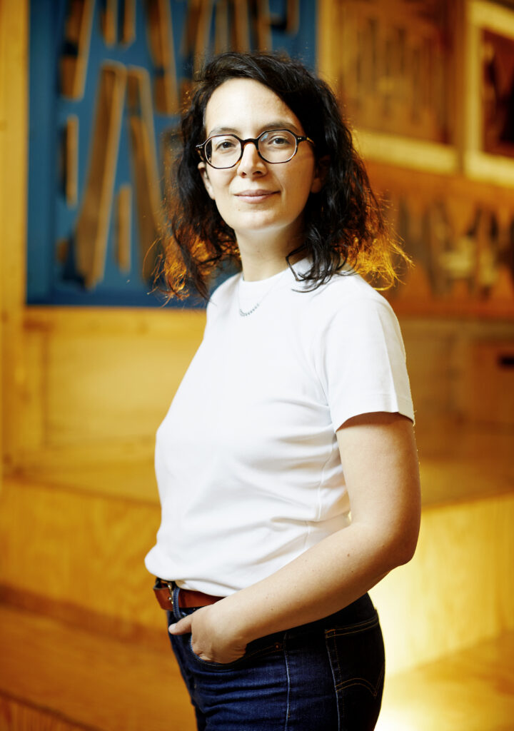 Elodie Font s'est entretenue avec des milliers de femmes lesbiennes pour écrire son dernier essai. © Léa Crespi