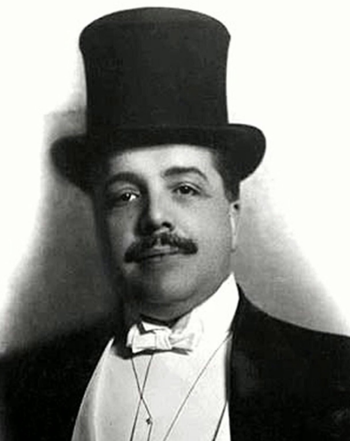 Sergei Diaghilev, le Russe qui a bouleversé le ballet parisien Sergei Diaghilev a laissé un héritage impressionnant et une place parisienne près de l'Opéra Garnier a pris son nom