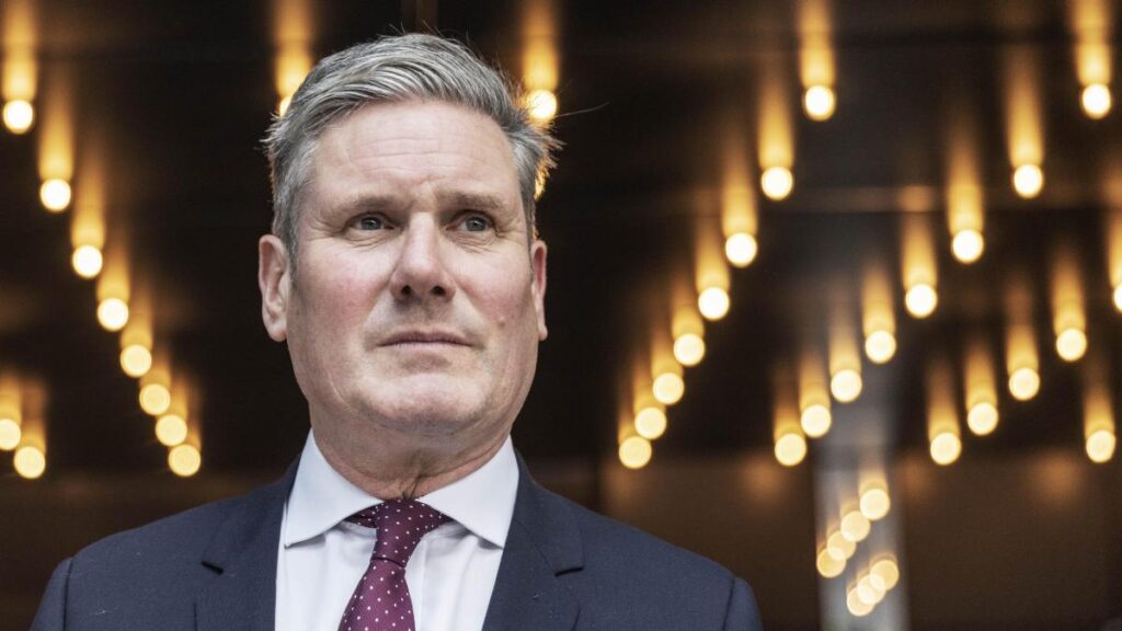 Keir Starmer est victime de complotistes qui veulent incendier sa maison.