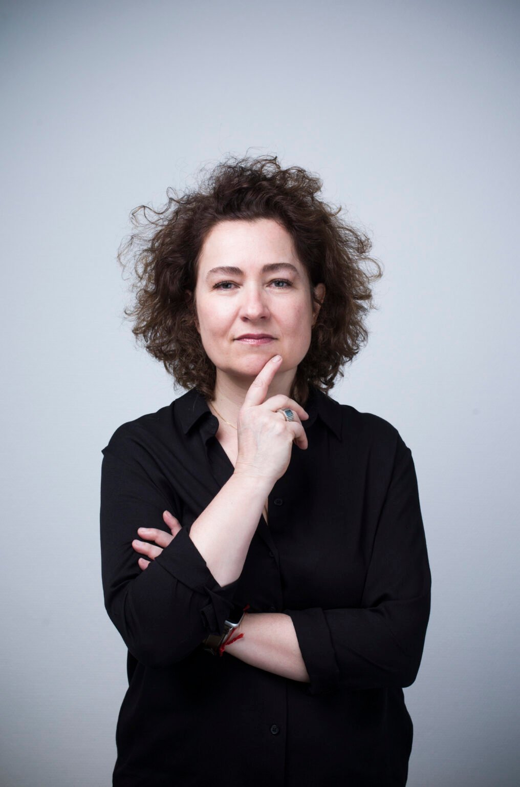 Guénaëlle Gault : « Les Français se retirent de plus en plus des médias traditionnels. » Guénaëlle Gault, directrice générale de L'ObSoCo, constate que les médias doivent revoir leurs pratiques pour rendre les informations plus digestes en revoyant leur structure. © Corentin Fohlen