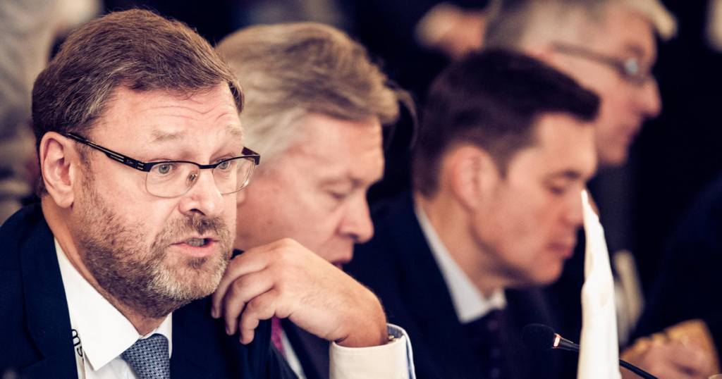 Konstantin Kossatchev dit que la Russie n'a pas à se sentir menacée par Trump