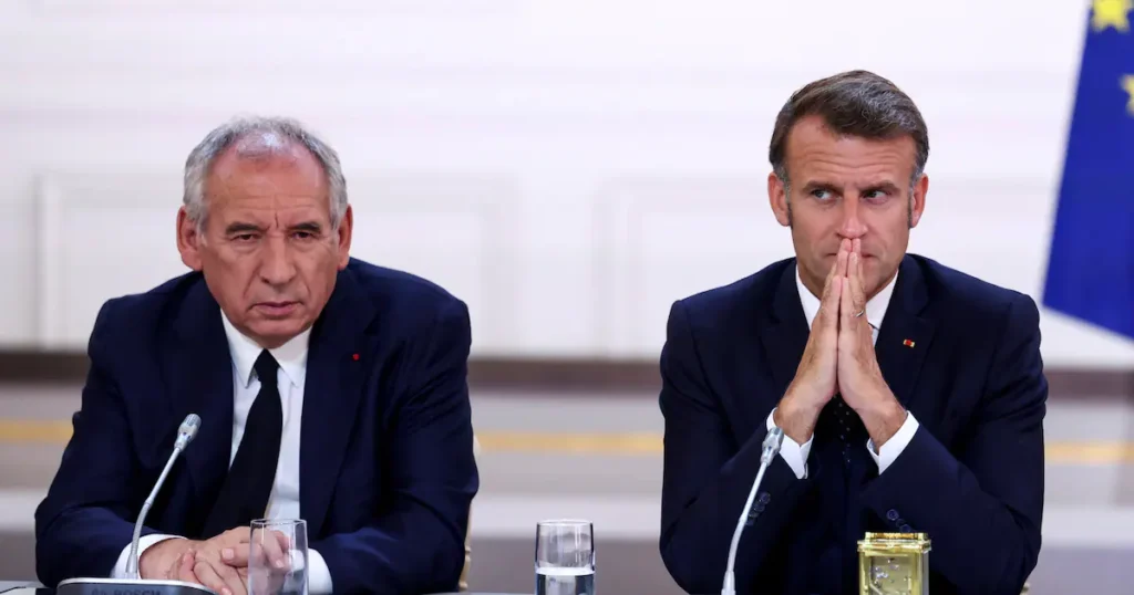 Macron mise sur Bayrou : « Il a les épaules pour tenir jusqu’en 2027 » Macron a confiance en Bayrou