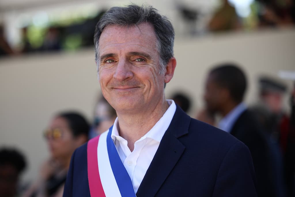 Piolle veut casser les “ghettos de riches” Piolle, veut détruire les "ghettos de riches" à Grenoble.