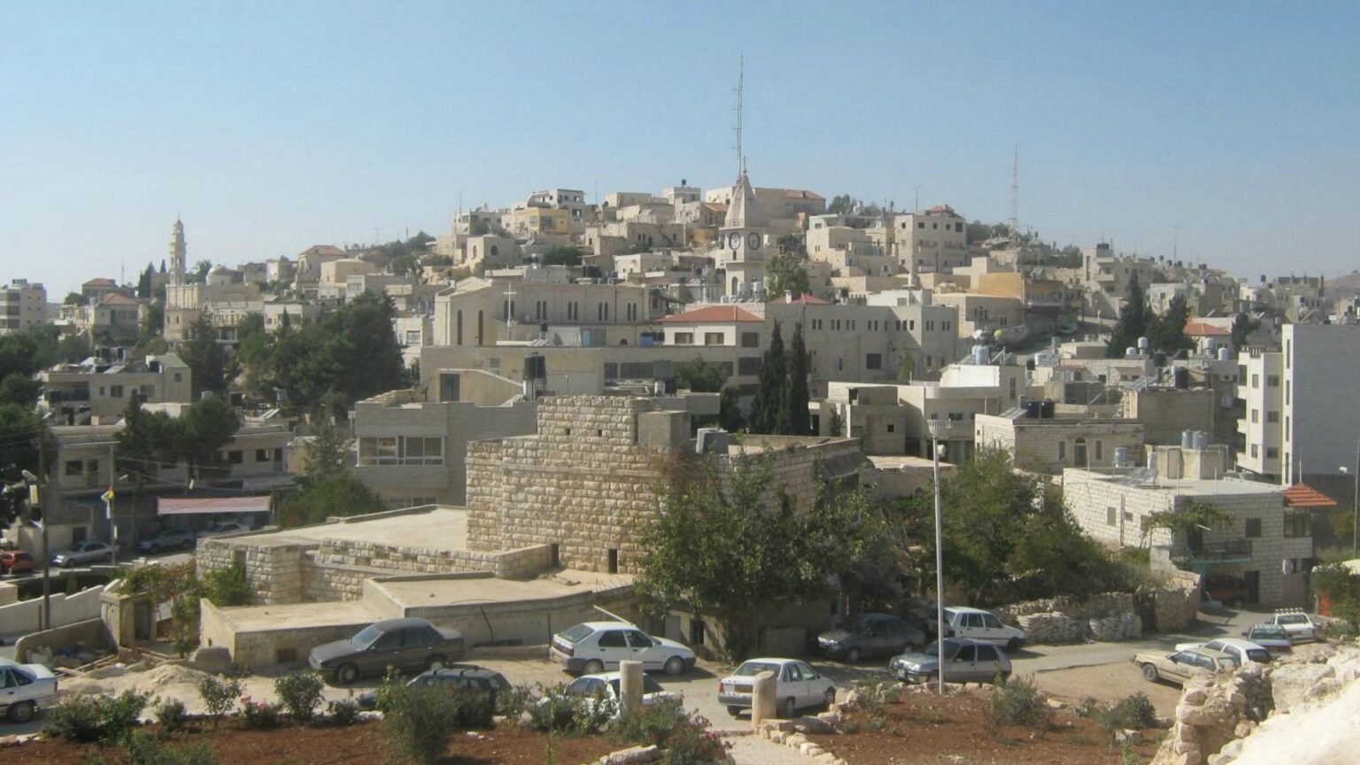 « Nous répondons avec foi, pas avec vengeance » : à Taybeh, le dernier village chrétien de Cisjordanie Taybeh est le dernier village chrétien en Cisjordanie