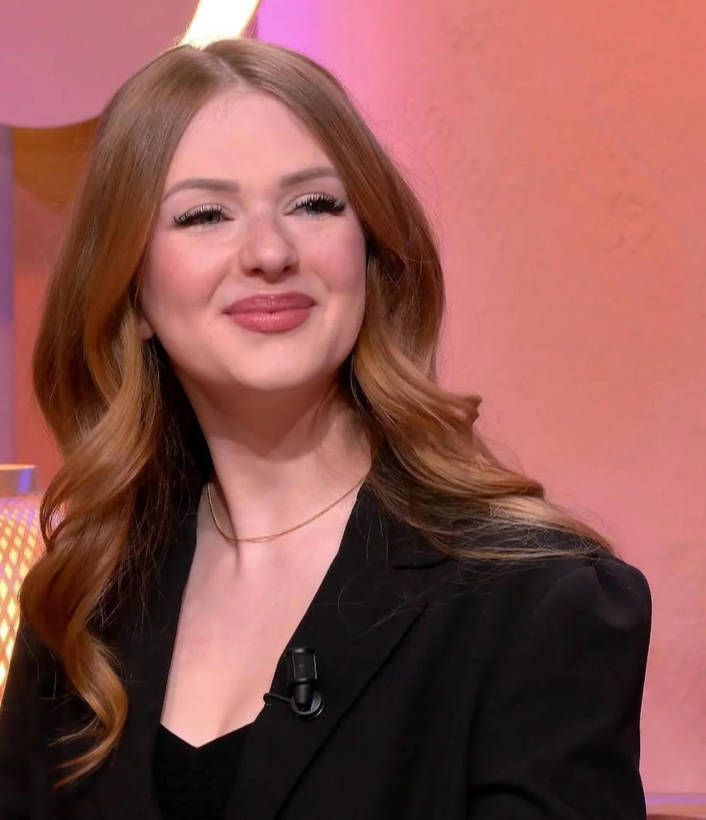 Abrège Soeur est une TikTokeuse qui dénonce les contenus masculinistes.