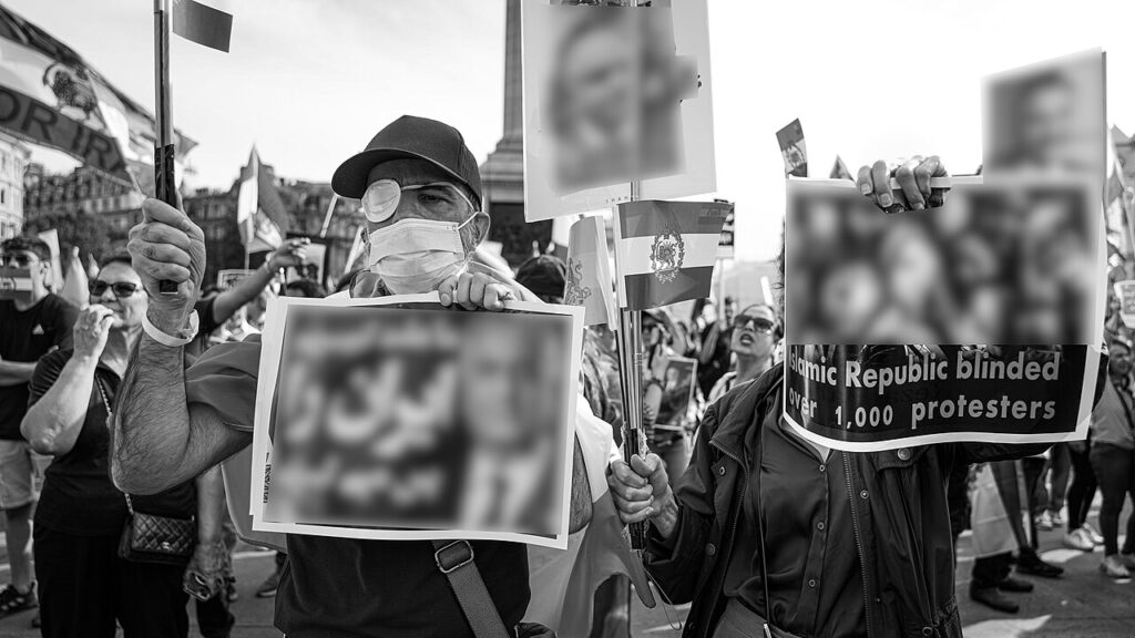 Une manifestation à Londres en soutien aux manifestants Iraniens qui s'opposent au régime. ©alisdare1 via Flickr