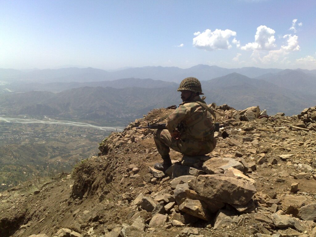 civils fuient nord-ouest Pakistan après des annonces relayées par des mosquées