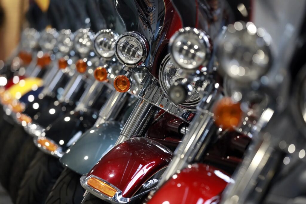 Un document officiel scellant l'accord commercial Inde-États-Unis sur un bureau ministériel.