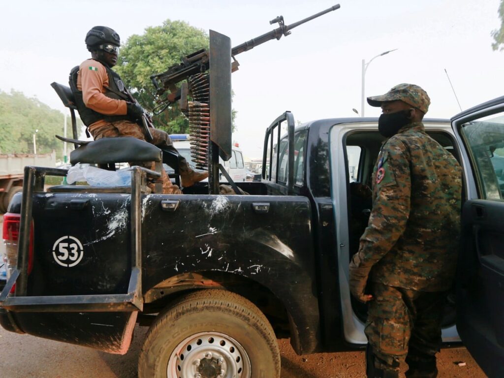 Massacre Nigeria nord-ouest 2026 des centaines de motards sèment la mort et le chaos Ruines d'un village après le Massacre Nigeria nord-ouest