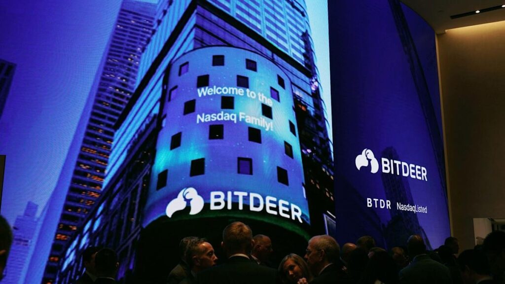 Technologie avancée utilisée suite à Bitdeer abandon trésorerie BTC.