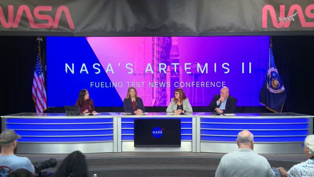 Décollage de la fusée SLS dans le cadre du Programme lunaire NASA.