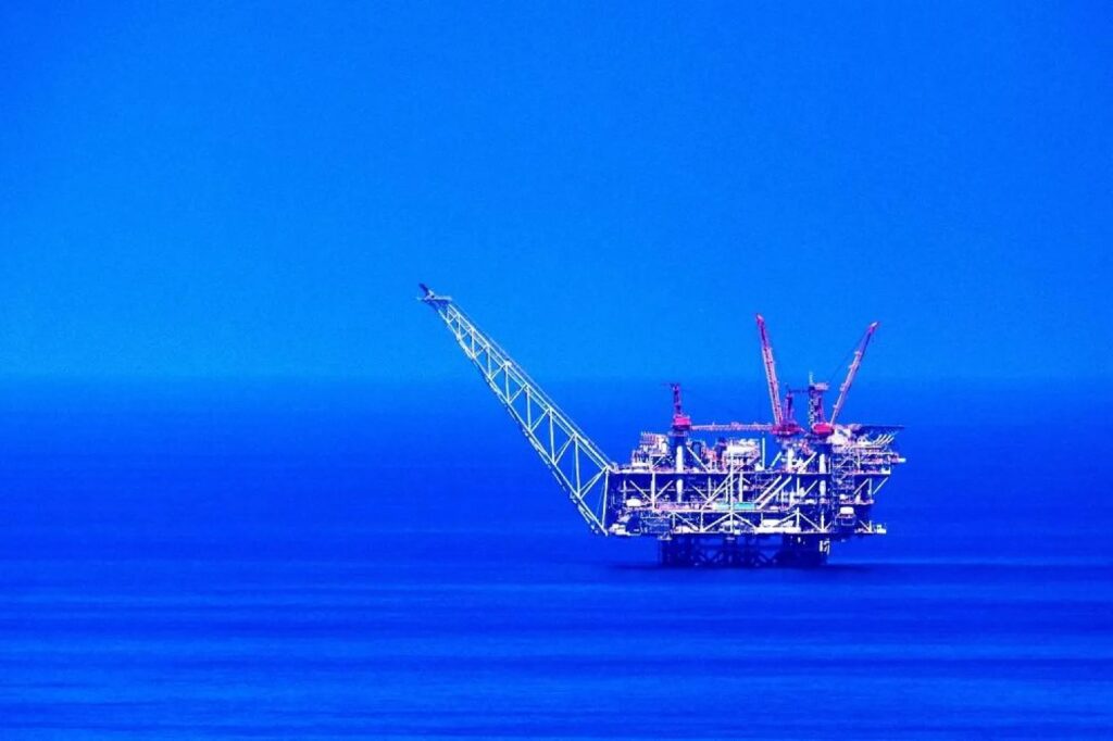 État d’urgence gazier en Israël : le ministre de l’Énergie s’apprête à trancher Tel Aviv 2026 Plateforme de gaz naturel offshore en mode État d'urgence gazier en Israël