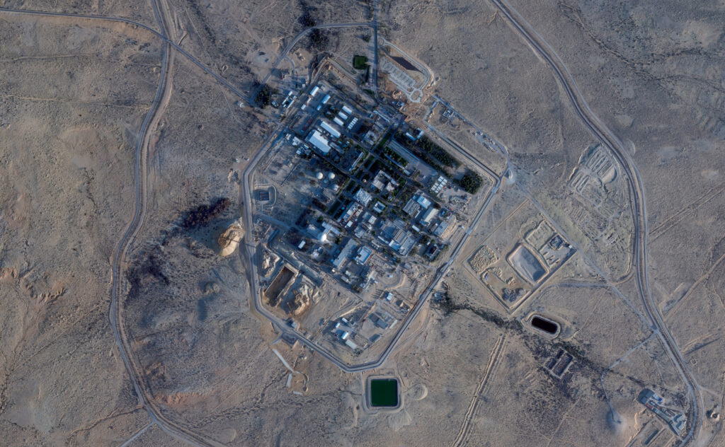 Attaque de Dimona : l’Iran frappe le site nucléaire israélien en riposte aux frappes sur Natanz 2026 Attaque de Dimona : missiles iraniens ciblant Israël