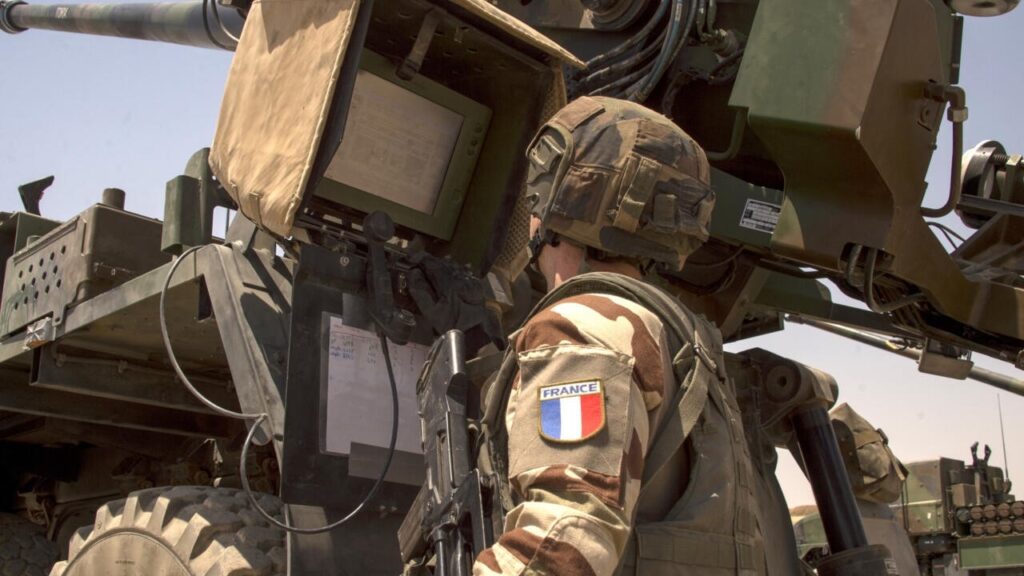 Unités militaires après l'annonce de soldats français blessés en Irak