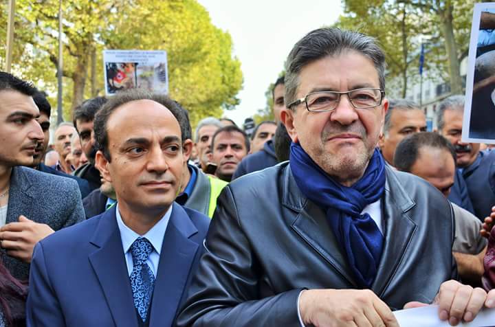 A Perpignan, c'est le climat politique qui se gâte, pas la météo. Mélenchon et Bardella s'affrontent. ©Gerhard Valck