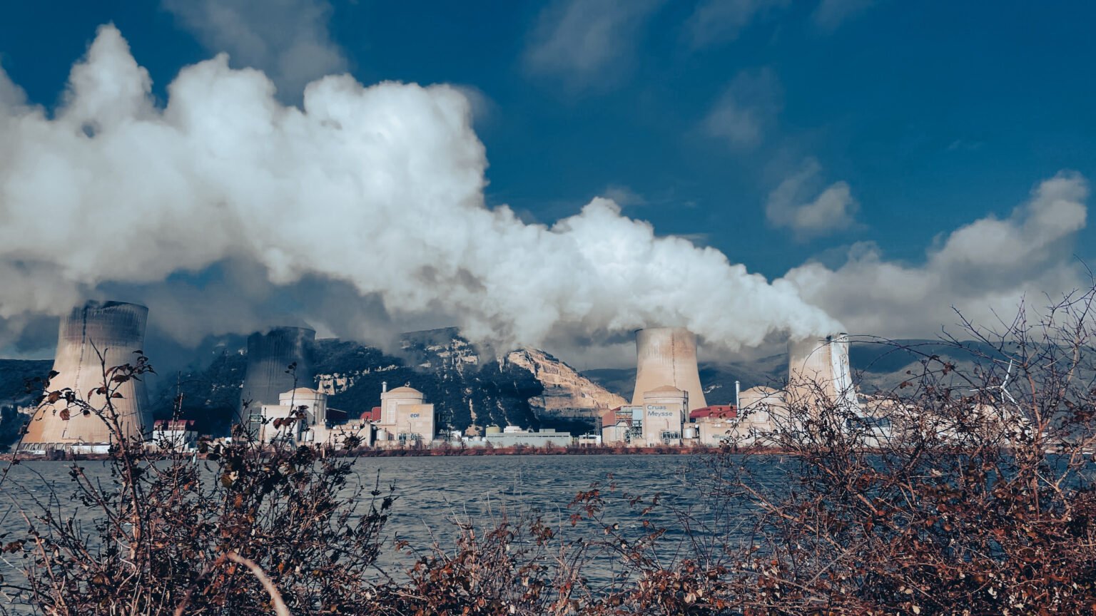 Examen UE : La France avance rapidement sur six réacteurs nucléaires Paris 2026 Réacteur dans le cadre de l’Examen UE
