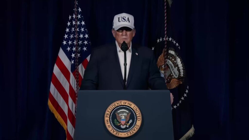 L’Amérique est avec vous : Trump encourage un soulèvement en Iran après la mort de Khamenei 2026 Foule de manifestants à Téhéran participant au Soulèvement en Iran pour la liberté.