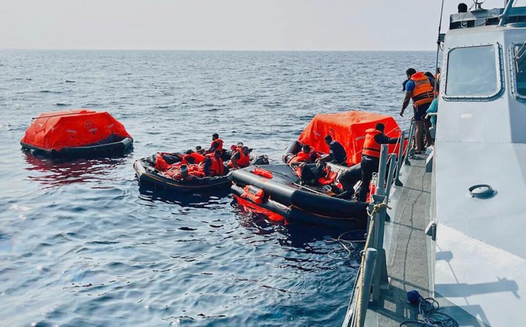 Vue du port de Kochi servant de base pour le rapatriement des marins iraniens